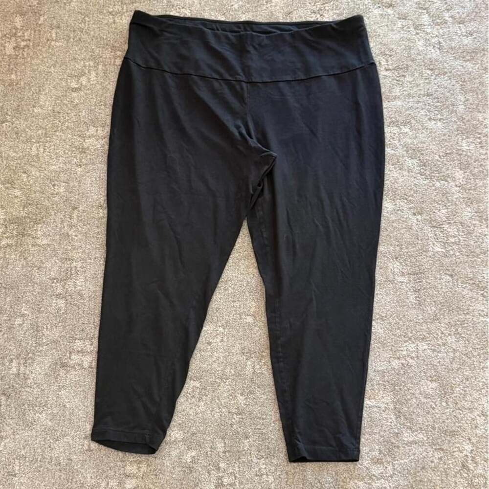 Athleta Black High-Waisted Capri Leggings
